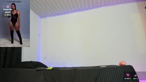 Ana  online show from September 30, 2025, 2:05 am