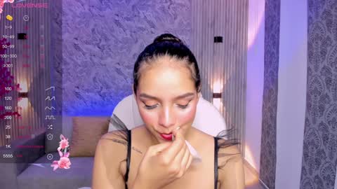 Snapshot of anahi_curlie1 chatting on December 14, 2024, 7:29 am Anahi Curlie online show from December 14, 2024, 7:29 am