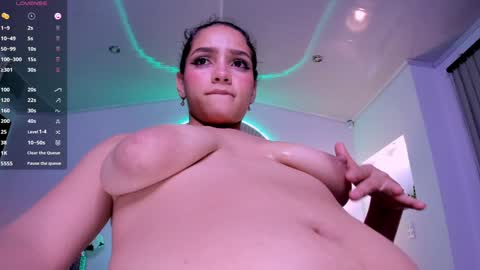 Snapshot of anahi_curlie1 chatting on December 18, 2024, 7:26 am Anahi Curlie online show from December 18, 2024, 7:26 am