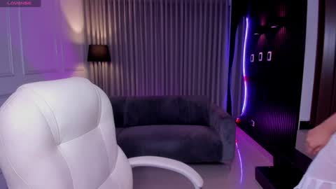 Snapshot of anahi_curlie1 chatting on January 25, 2025, 8:10 am Anahi Curlie online show from January 25, 2025, 8:10 am