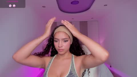 Snapshot of anahi_curlie1 chatting on February 4, 2025, 6:46 am Anahi Curlie online show from February 4, 2025, 6:46 am