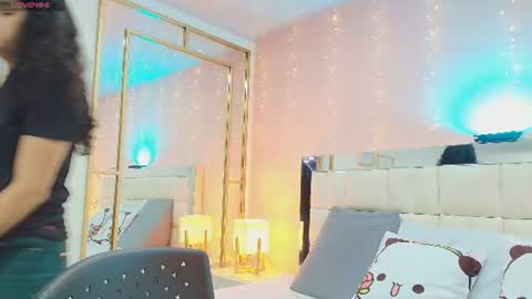 Snapshot of anahi_maite chatting on June 20, 2026, 8:33 pm Anahi online show from June 20, 2026, 8:33 pm