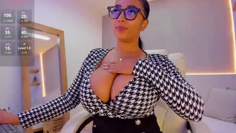 Snapshot of anahi_ryan chatting on January 7, 2025, 1:24 pm Ana online show from January 7, 2025, 1:24 pm