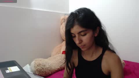 Snapshot of anahibrowns95 chatting on June 30, 2026, 10:00 pm Anahi Browns online show from June 30, 2026, 10:00 pm