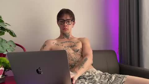 Snapshot of anahori_simon chatting on July 7, 2026, 1:41 am simon online show from July 7, 2026, 1:41 am