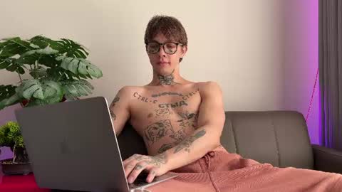 Snapshot of anahori_simon chatting on July 13, 2026, 4:48 am simon online show from July 13, 2026, 4:48 am
