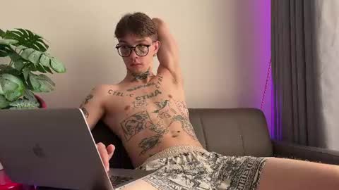 Snapshot of anahori_simon chatting on July 16, 2026, 5:02 am simon online show from July 16, 2026, 5:02 am