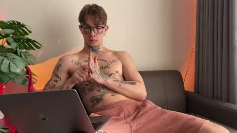 Snapshot of anahori_simon chatting on July 29, 2026, 3:15 am simon online show from July 29, 2026, 3:15 am