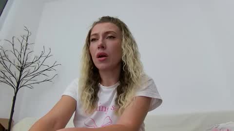 anaid_blaze2 online show from November 12, 2025, 4:40 pm