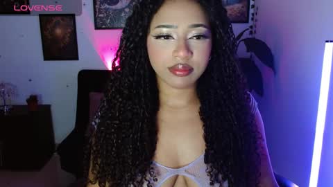      help me to get 100 thumps up  online show from December 16, 2025, 11:43 pm