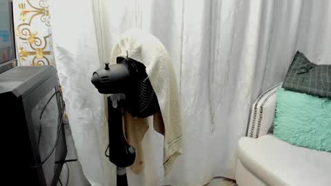 Snapshot of analia18_ chatting on January 14, 2025, 6:07 pm analia18 online show from January 14, 2025, 6:07 pm