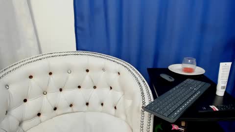 Snapshot of analia18_ chatting on January 15, 2025, 3:18 pm analia18 online show from January 15, 2025, 3:18 pm