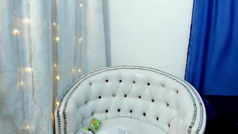 Snapshot of analia18_ chatting on January 23, 2025, 12:09 pm analia18 online show from January 23, 2025, 12:09 pm