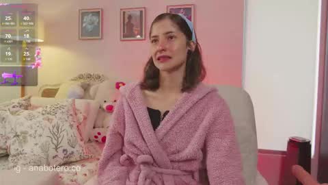 Ana Mara Botero online show from September 22, 2025, 7:16 pm