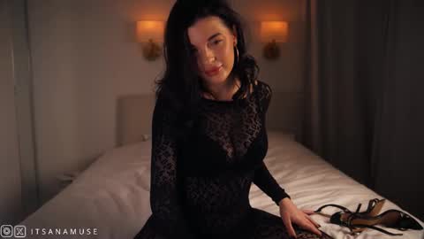 Ana online show from November 9, 2025, 9:24 pm