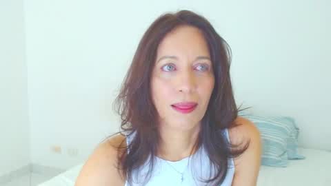 anapereira12 online show from April 25, 2026, 4:48 pm