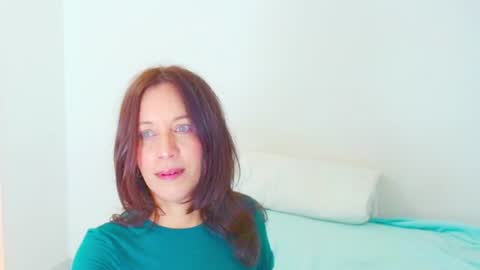 anapereira12 online show from June 19, 2026, 10:02 pm