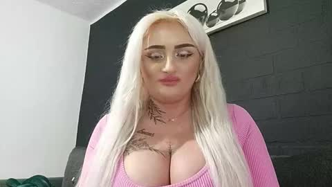 Snapshot of anastasiaamore chatting on December 16, 2025, 10:15 pm AnastasiaAmore online show from December 16, 2025, 10:15 pm