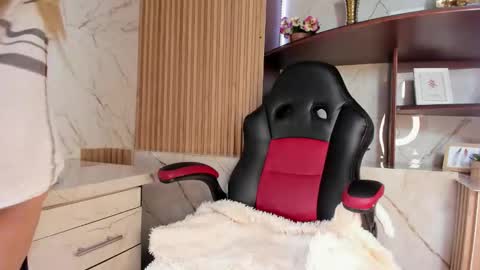 Anastasia online show from February 6, 2026, 1:03 pm