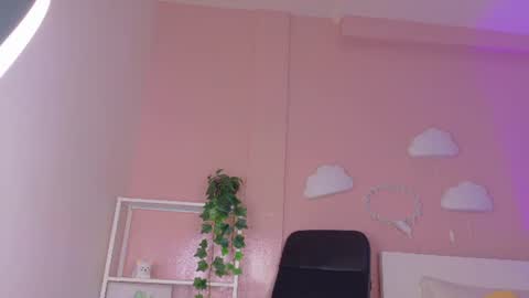 Snapshot of anavicc__ chatting on July 17, 2026, 9:27 am Kendra online show from July 17, 2026, 9:27 am