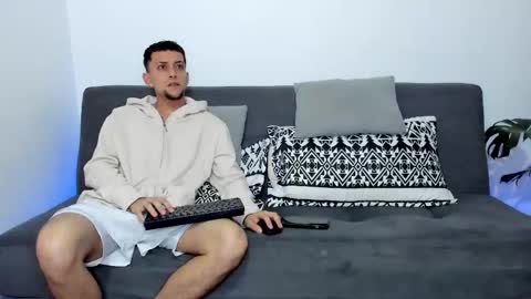 Snapshot of ander_012 chatting on November 20, 2025, 11:21 am Ander Arias online show from November 20, 2025, 11:21 am