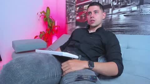 Snapshot of ander_perez chatting on February 15, 2025, 2:55 pm ANDER online show from February 15, 2025, 2:55 pm