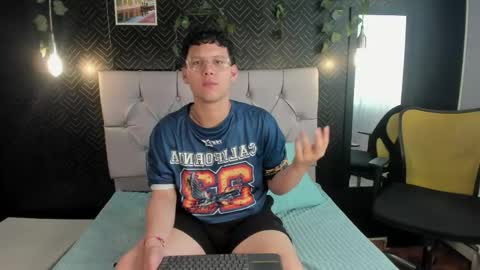 Ander online show from April 22, 2026, 8:32 pm