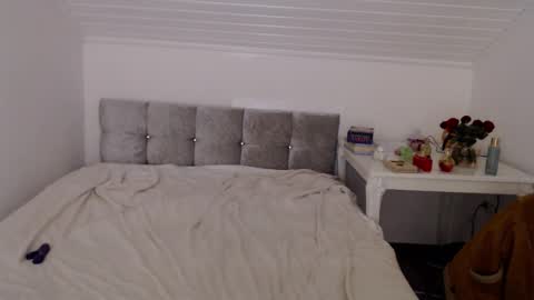 Andorphin online show from November 5, 2025, 5:57 pm