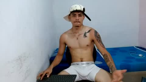 Snapshot of andr_093 chatting on June 15, 2026, 12:40 pm andr_093 online show from June 15, 2026, 12:40 pm