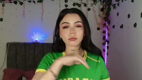 Snapshot of andra_rosse chatting on June 14, 2026, 2:24 am Andra de la Rosse online show from June 14, 2026, 2:24 am