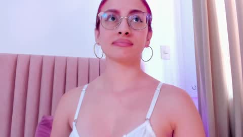 Snapshot of andracyruss chatting on January 23, 2025, 5:42 pm Andra Cyrus online show from January 23, 2025, 5:42 pm