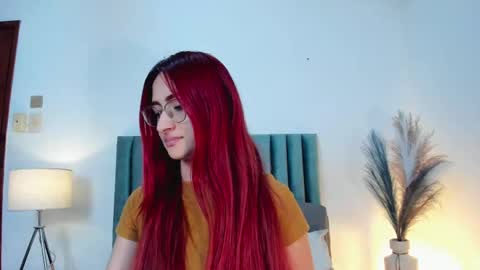 Snapshot of andracyruss chatting on March 3, 2025, 5:39 pm Andra Cyrus online show from March 3, 2025, 5:39 pm