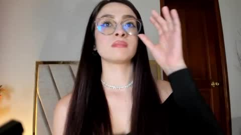 Andra Cyrus online show from April 28, 2026, 2:27 am