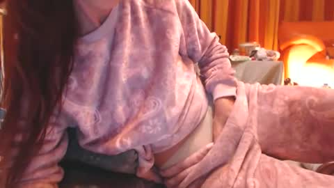 Snapshot of andrasweetie chatting on October 3, 2025, 5:54 pm Andra online show from October 3, 2025, 5:54 pm