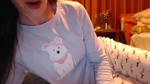 Snapshot of andrasweetie chatting on May 16, 2026, 7:34 pm Andra online show from May 16, 2026, 7:34 pm