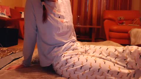 Snapshot of andrasweetie chatting on June 28, 2026, 5:41 pm Andra online show from June 28, 2026, 5:41 pm