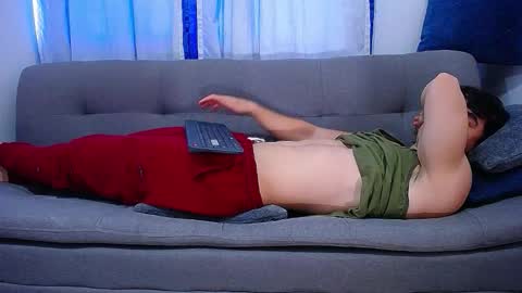 Snapshot of andre_parker chatting on September 17, 2025, 8:43 pm Andre Parker online show from September 17, 2025, 8:43 pm