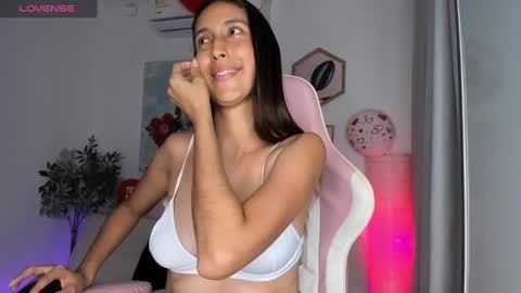 Snapshot of andre_sky_ chatting on February 11, 2025, 12:06 am A l e online show from February 11, 2025, 12:06 am