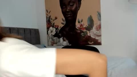 Snapshot of andre_sky_ chatting on September 21, 2025, 7:48 pm A l e online show from September 21, 2025, 7:48 pm