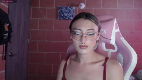 Andrea  online show from October 7, 2025, 3:42 pm