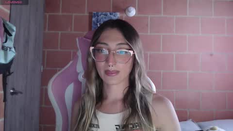 Andrea  online show from February 9, 2026, 9:19 pm