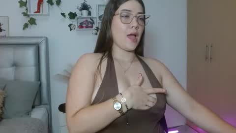 Snapshot of andrea_garciat chatting on April 7, 2026, 7:36 pm Andrea online show from April 7, 2026, 7:36 pm