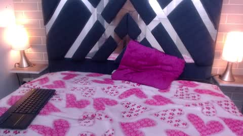 Andres Gil online show from February 15, 2025, 6:55 pm