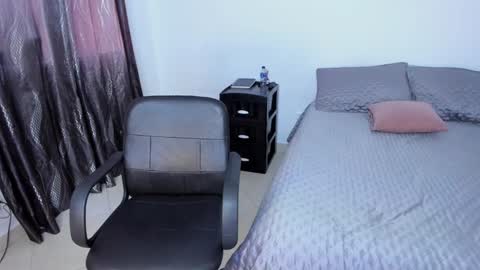 Snapshot of andrea_loaiza2 chatting on December 8, 2024, 9:19 pm Andrea online show from December 8, 2024, 9:19 pm