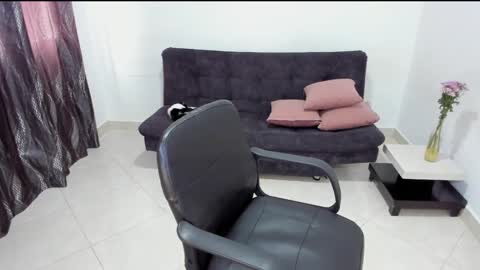 Snapshot of andrea_loaiza2 chatting on February 27, 2025, 3:05 pm Andrea online show from February 27, 2025, 3:05 pm