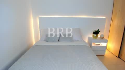 Snapshot of andrea_martini_ chatting on January 7, 2025, 1:28 am andrea online show from January 7, 2025, 1:28 am