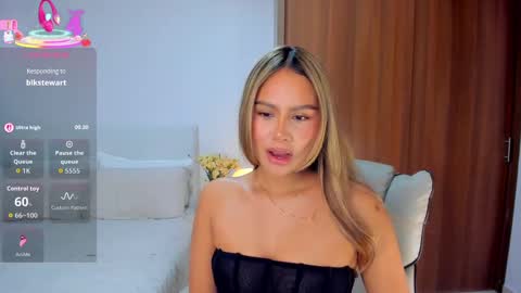 Snapshot of andrea_martini_ chatting on September 16, 2025, 12:11 am andrea online show from September 16, 2025, 12:11 am