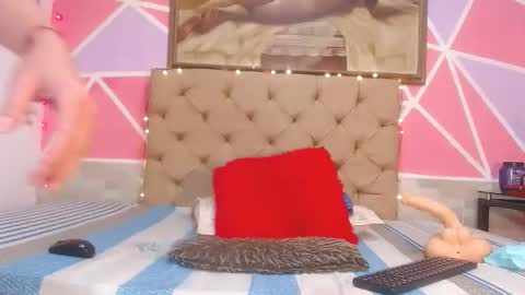 Snapshot of andrea_ospina1 chatting on March 2, 2025, 12:43 pm andrea ospina1 online show from March 2, 2025, 12:43 pm