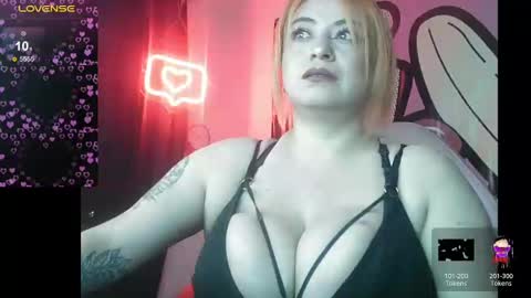 Snapshot of andrea_saenz_ chatting on January 10, 2025, 2:46 am online show from January 10, 2025, 2:46 am