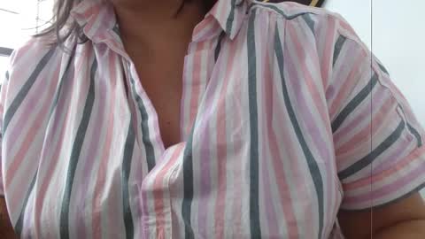 Snapshot of andrea_teacher chatting on December 16, 2025, 7:52 pm Andrea Model trainer Luxury ST online show from December 16, 2025, 7:52 pm